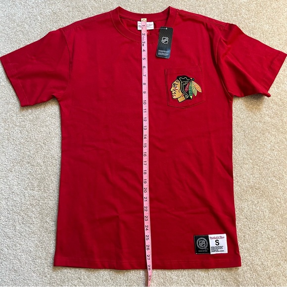 NEW Mitchell & Ness Shirt Mens Small Red Chicago Blackhawks Hockey NHL Pocket - Picture 11 of 12